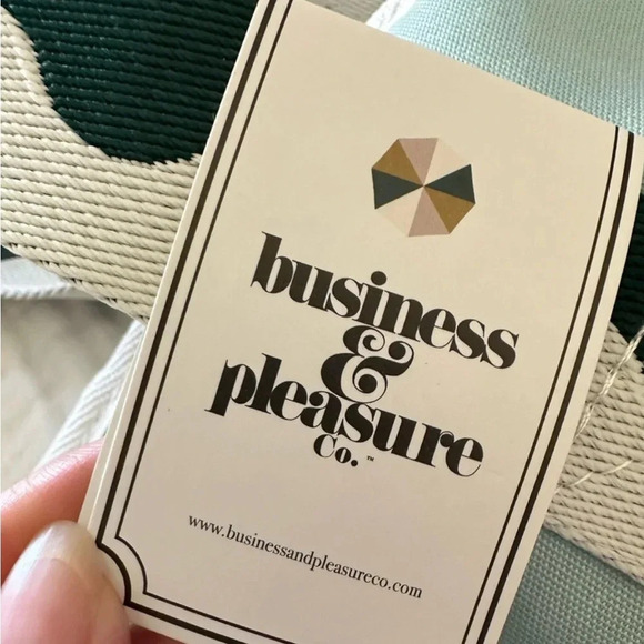 Business and pleasure cooler Tote - Picture 3 of 7